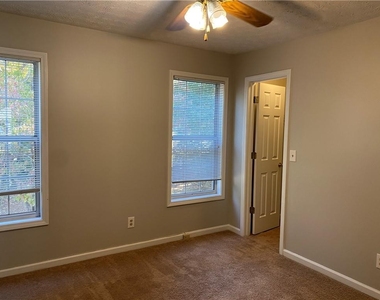 605 Suwanee Lakes Circle - Photo Thumbnail 24