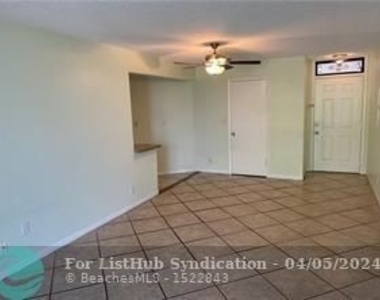 210 W Lake Pointe Dr - Photo Thumbnail 10