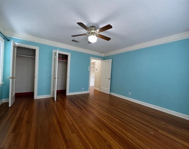 2604 Highview Terrace - Photo Thumbnail 14