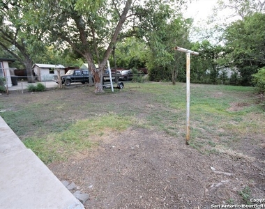 1135 Gladstone - Photo Thumbnail 15