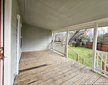 1445 Hillview Ave - Photo Thumbnail 2