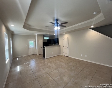 6623 Mia Way - Photo Thumbnail 2