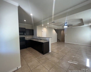 6623 Mia Way - Photo Thumbnail 7