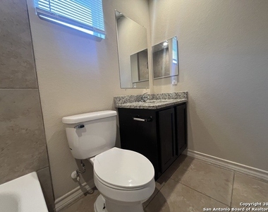 6623 Mia Way - Photo Thumbnail 28