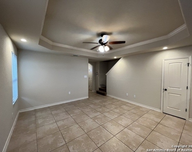 6603 Mia Way - Photo Thumbnail 3