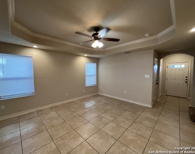 6603 Mia Way - Photo Thumbnail 4