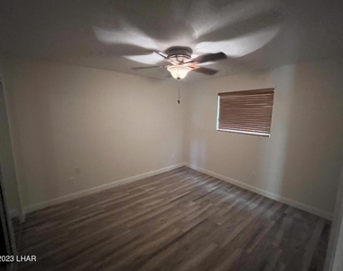 3782 Beachview Dr - Photo Thumbnail 14