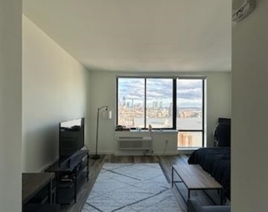 55 Jordan Ave - Photo Thumbnail 2