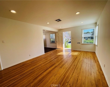 8465 Quartz Avenue - Photo Thumbnail 6