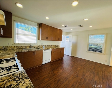 8465 Quartz Avenue - Photo Thumbnail 1