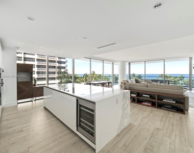 10203n Collins Ave - Photo Thumbnail 14