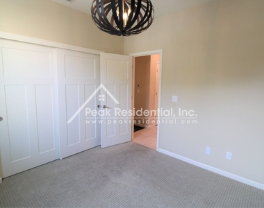 1033 Provence Village Dr - Photo Thumbnail 10