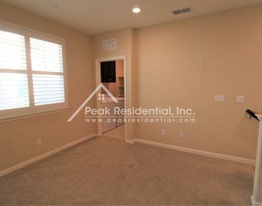 1033 Provence Village Dr - Photo Thumbnail 11