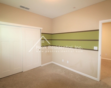 1033 Provence Village Dr - Photo Thumbnail 14