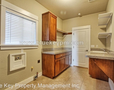 5200 Nw Walnut Street - Photo Thumbnail 9