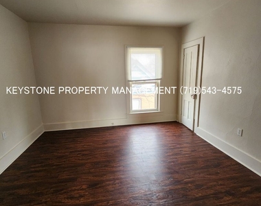 1427 Spruce Street - Photo Thumbnail 14