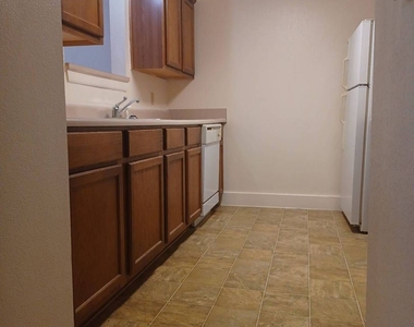 20 E. 9th Street - Photo Thumbnail 4