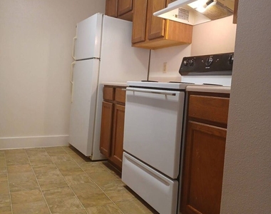 20 E. 9th Street - Photo Thumbnail 6