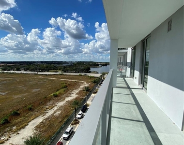 2000 Metropica Way - Photo Thumbnail 6