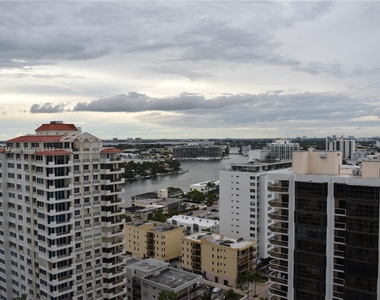 6365 Collins Ave - Photo Thumbnail 3