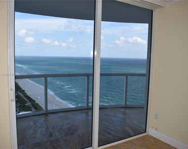 6365 Collins Ave - Photo Thumbnail 18