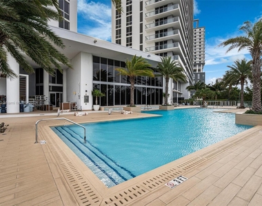 16385 Biscayne Blvd - Photo Thumbnail 17