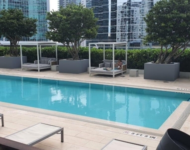 1300 Brickell Bay Dr - Photo Thumbnail 13