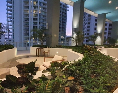 1300 Brickell Bay Dr - Photo Thumbnail 22