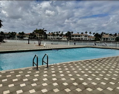 1500 S Ocean Dr - Photo Thumbnail 9