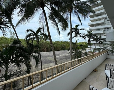 155 Ocean Lane Dr - Photo Thumbnail 23