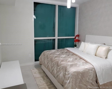 1080 Brickell Ave - Photo Thumbnail 12