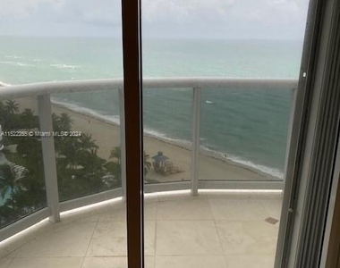 16711 Collins Ave - Photo Thumbnail 4