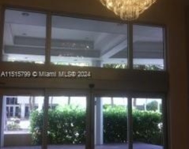 100 Lincoln Rd - Photo Thumbnail 22