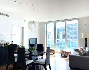 950 Brickell Bay Dr - Photo Thumbnail 4