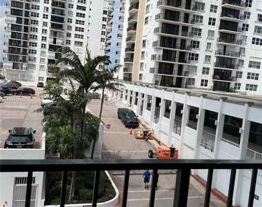 2401 S Ocean Dr - Photo Thumbnail 33