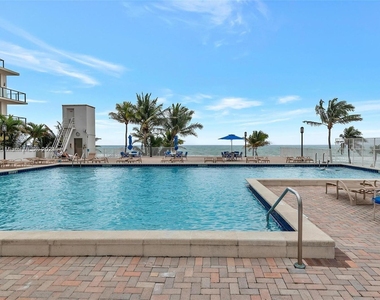 2401 S Ocean Dr - Photo Thumbnail 26