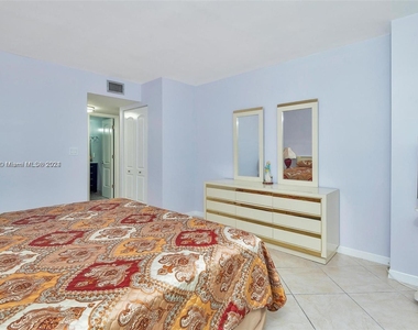 2401 S Ocean Dr - Photo Thumbnail 20