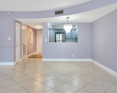 2401 S Ocean Dr - Photo Thumbnail 4