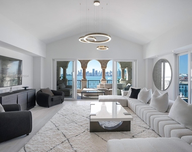 5365 Fisher Island Dr - Photo Thumbnail 1