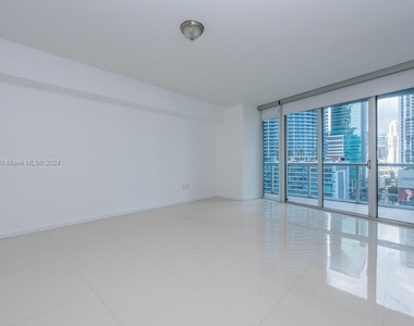 475 Brickell Ave - Photo Thumbnail 14