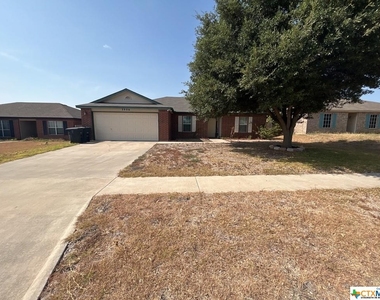 3906 Fieldcrest Drive - Photo Thumbnail 0