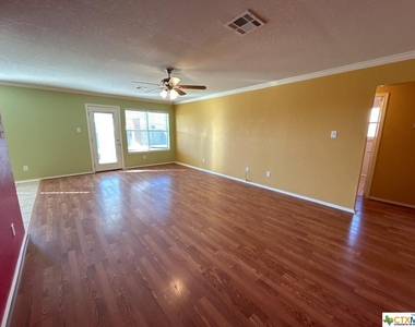 3906 Fieldcrest Drive - Photo Thumbnail 1