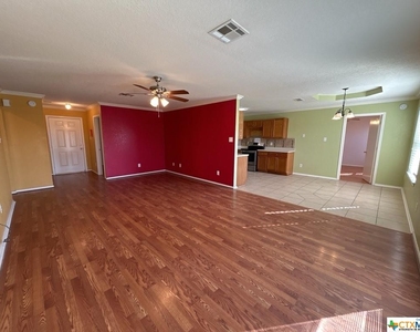 3906 Fieldcrest Drive - Photo Thumbnail 2