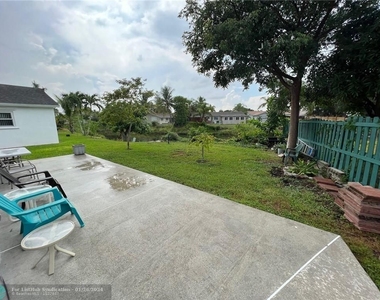 9639 Sw 12th Ct - Photo Thumbnail 25