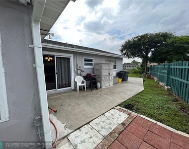 9639 Sw 12th Ct - Photo Thumbnail 29