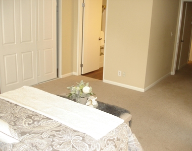 4472 Lubbock Drive - Photo Thumbnail 20