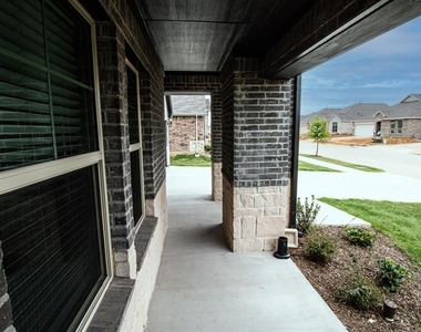 3505 Riviera Court - Photo Thumbnail 5