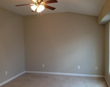 732 Statesman Way - Photo Thumbnail 26