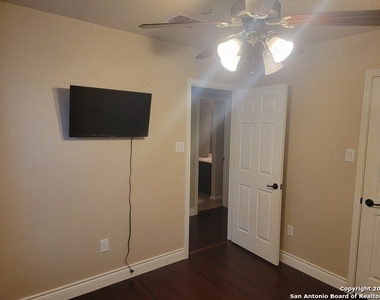 3847 Bogie Way - Photo Thumbnail 13