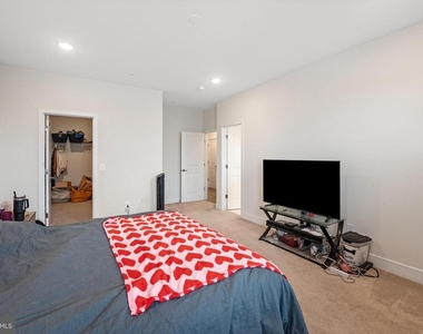 43196 Farringdon Sq - Photo Thumbnail 13